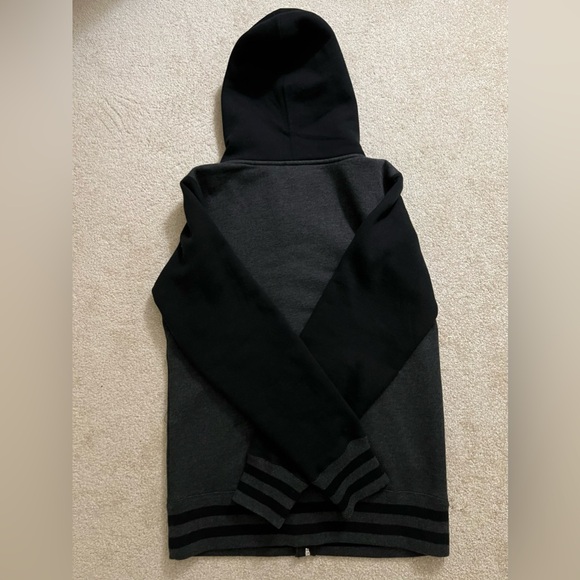 Universal Studio Harry Porter Hogwarts Crest Zip Up Hoodie - Picture 7 of 7